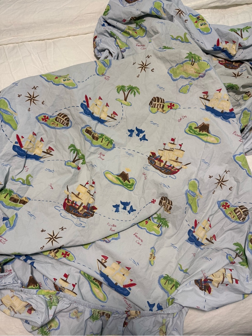 Pottery Barn Treasure Cove sheet - Picture 2 of 3